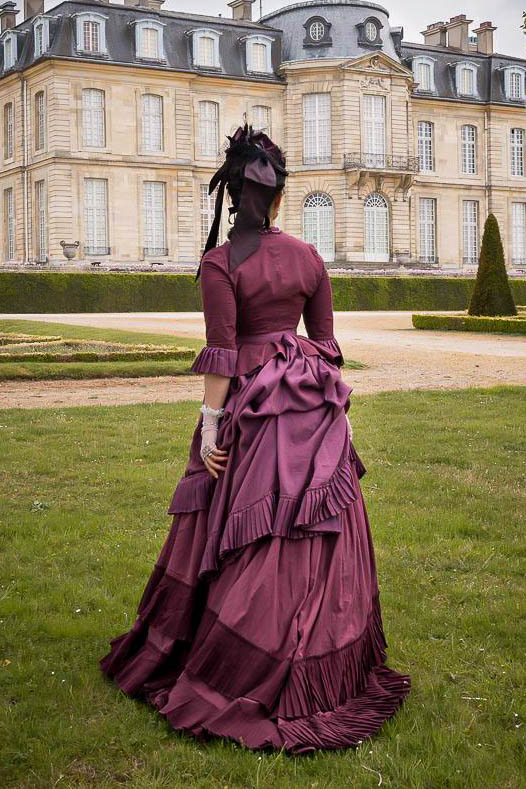 Robe à tournure reconstitution historique